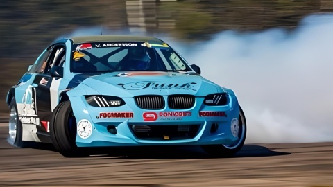 KOMPLETNY BODY-KIT BMW M3 E92 COUPE WYGLĄDAJĄCY JAK PANDEM