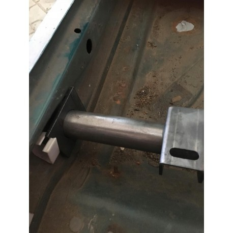 Universal seat mounting for welding the shells